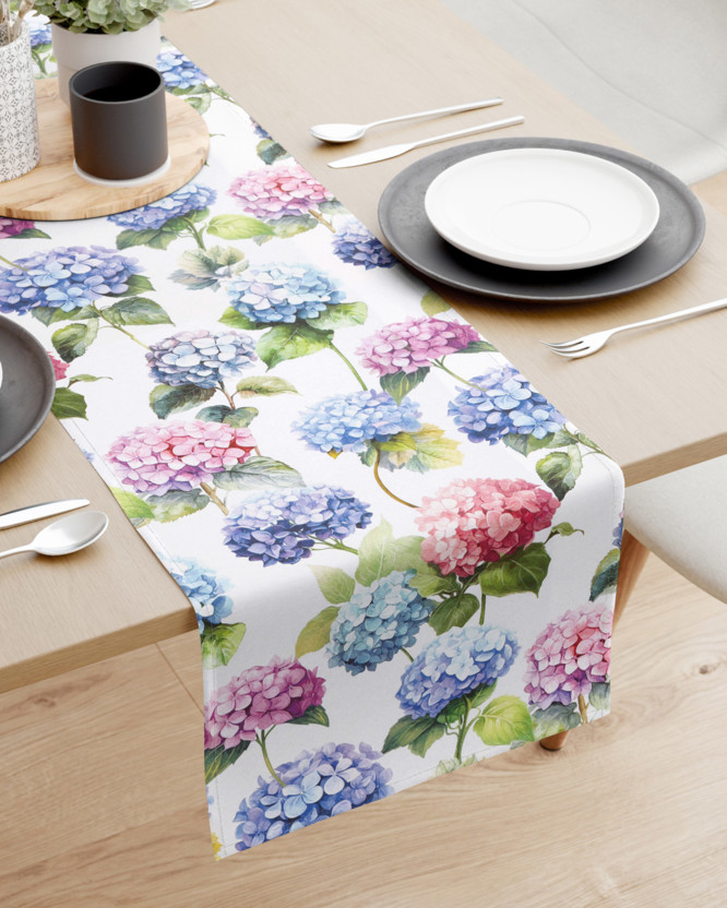 Behúň na stôl Loneta - kvety hortenzie
