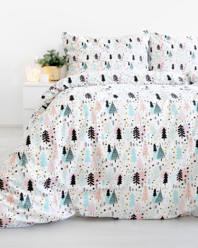Vianočné flanelové posteľné obliečky - farebné stromčeky s hviezdičkami