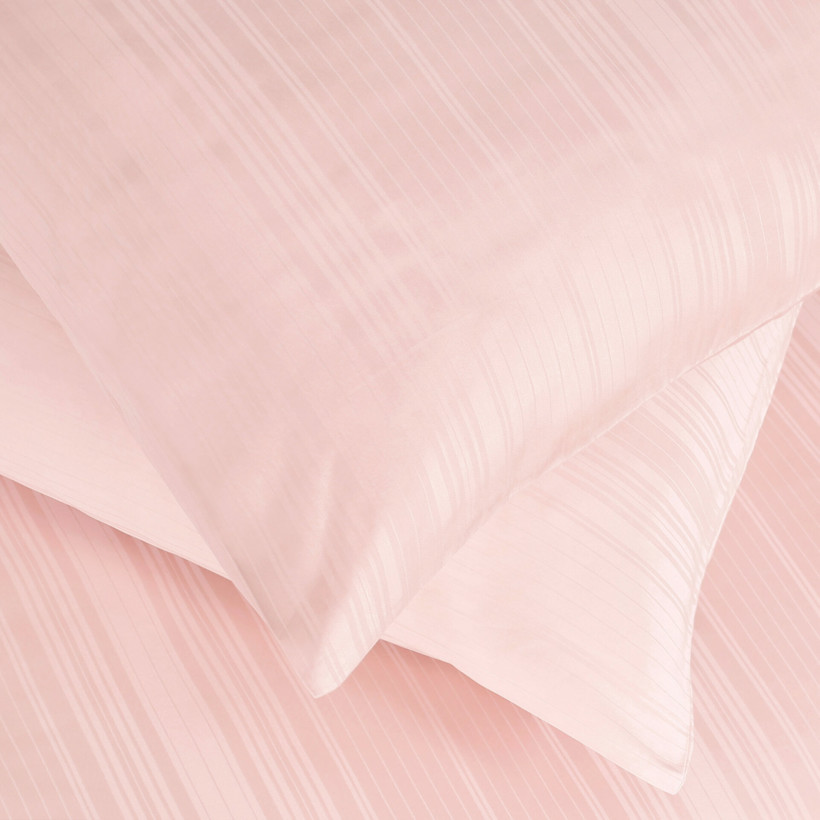Damaškové posteľné obliečky so saténovým vzhľadom Deluxe - drobné ružové prúžky